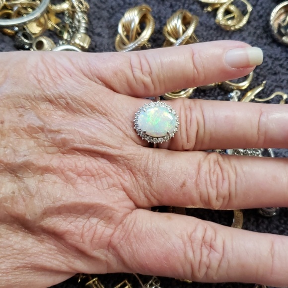Platinum Opal and Diamond Ring - Picture 4 of 7